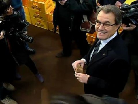 Mas admite que la independencia sacaría a Cataluña de Europa y pide a la Unión que trabaje para que eso no sea así