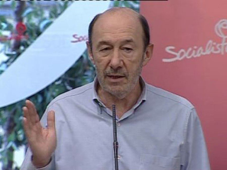 Rubalcaba: "Rajoy ha cambiado la libertad de las mujeres por un puñado de votos de extrema derecha"
