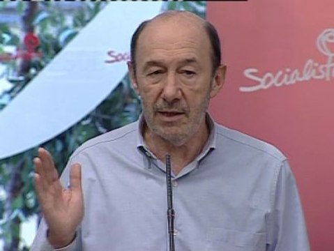 Rubalcaba: Rajoy ha cambiado la libertad de las mujeres por un puñado de votos de extrema derecha