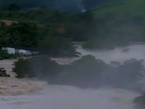 21 muertos y miles de evacuados por las inundaciones en Brasil