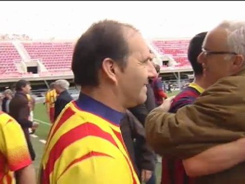 Los veteranos del Barça juegan su tradicional partido benéfico de Navidad