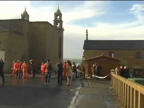 Un incendio destruye el emblemático santuario de la Virgen de la Barca
