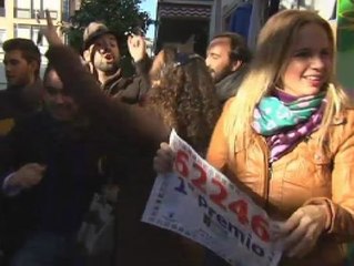 Sanlúcar la Mayor celebra el Gordo cantando