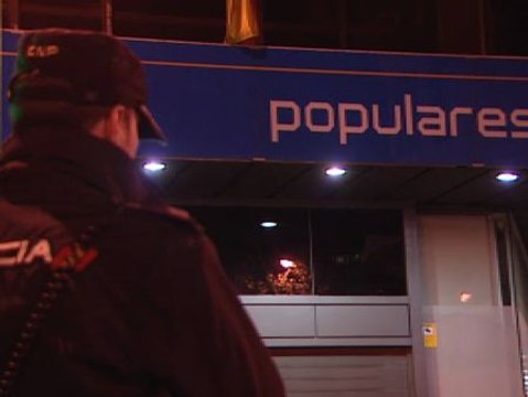 Noche de registros en la sede del Partido Popular