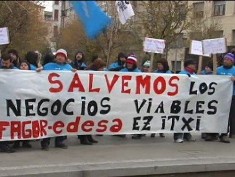 Los empleados de Edesa Fagor reclaman un empleo ante el Parlamento