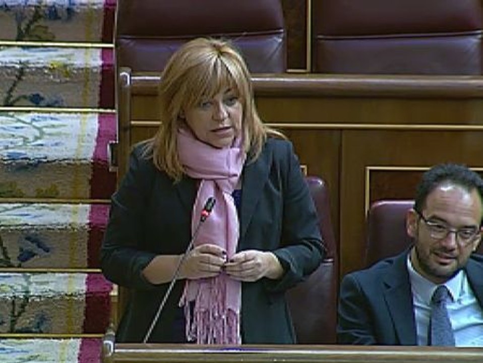 Valenciano a Gallardón: "Lleva muchos meses amenazando a las mujeres"