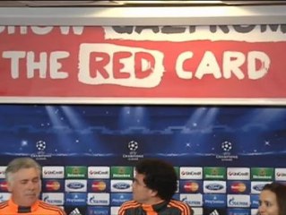 Protesta sorpresa de Greenpeace durante la rueda de prensa del Madrid en Copenhague