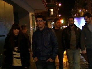 Download Video: Varios jóvenes se encuentran 60.000 euros en la calle después de una noche de fiesta