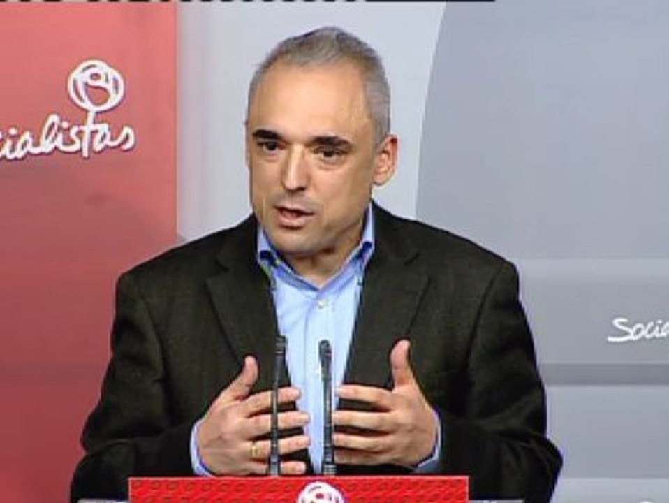 El PSOE acusa a Montoro de aplicar una "purga política" en la Agencia Tributaria