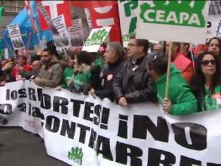 Miles de personas se manifiestan contra la LOMCE
