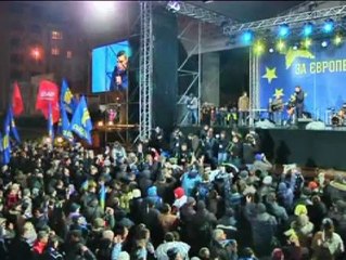 Miles de ucranianos se manifiestan a favor de un acercamiento con la Unión Europea