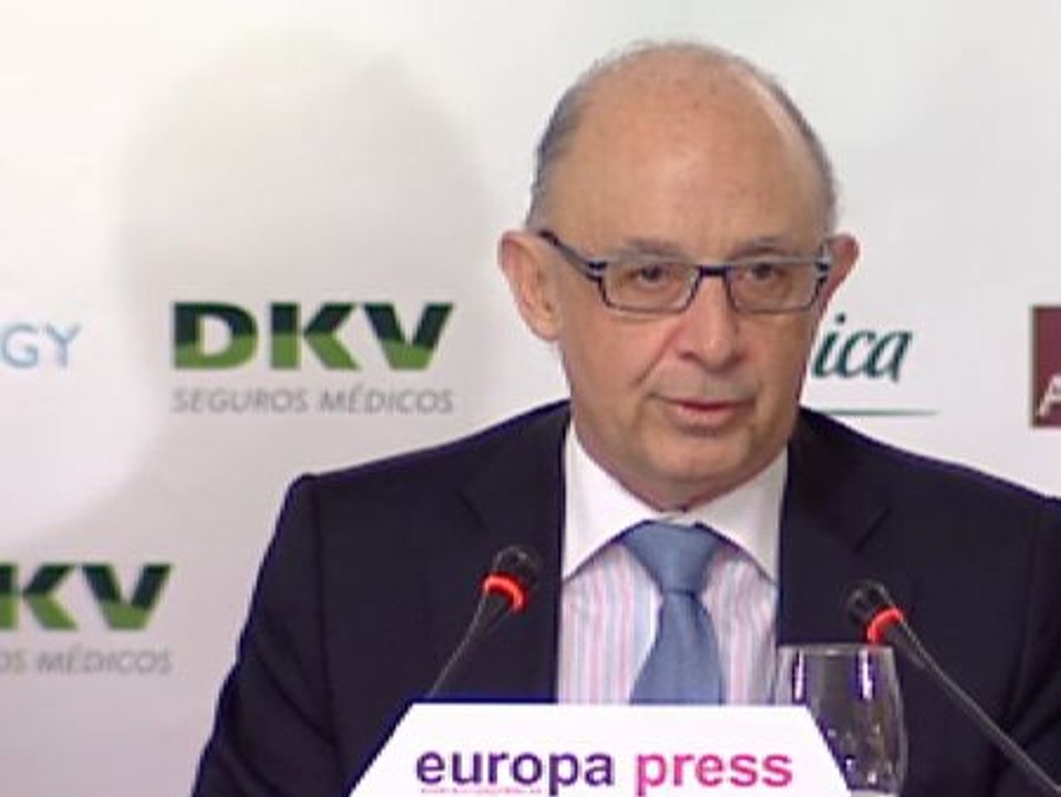 Montoro trabaja para que las CCAA puedan aplicar el impuesto sobre los depósitos bancarios