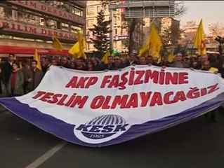 Gas lacrimógeno contra una manifestación estudiantil en Turquía