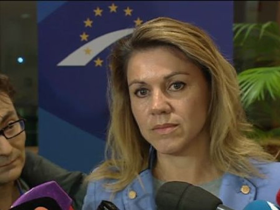 La secretaria general del PP defiende en Bruselas al ministro Wert