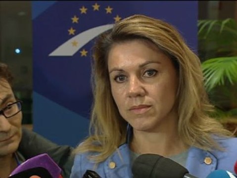 La secretaria general del PP defiende en Bruselas al ministro Wert