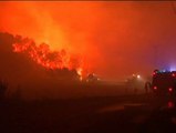 Los bomberos continúan su feroz lucha contra las llamas en Girona