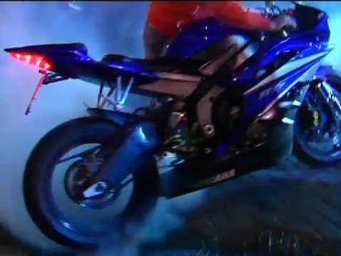 Miles de aficionados calientan motores ante el Gran Premio de Motociclismo de Valencia