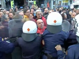 Desalojada la sede de la televisión pública griega