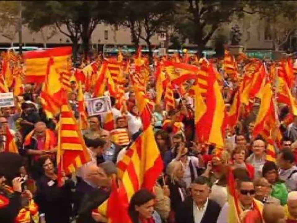 Los grupos no independentistas preparan su 12-O