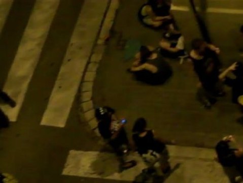 Los vecinos de una popular discoteca de Barcelona denuncian el incivismo de los jovenes