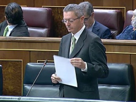 Activistas de FEMEN irrumpen en el Congreso
