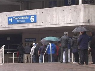 Colas en Anoeta para el partido contra el Manchester