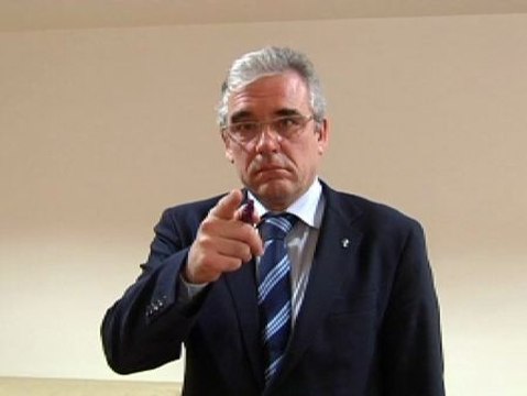 Montoro asegura que en este mes se saldarán las cuentas con las farmacias catalanas