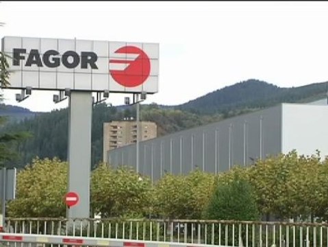 El futuro incierto de Fagor consterna a la población de Mondragón