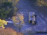 Un autobús escolar cae a un arroyo en Kansas