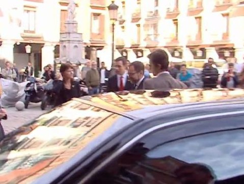 El embajador de EEUU en España elude las preguntas de los medios