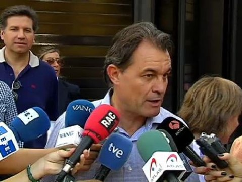 Mas: Espero que el PSC en el último momento se suba al tren de la consulta