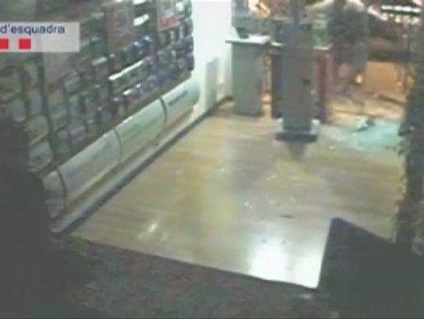 Detienen a una banda especializada en robo de tiendas de móviles