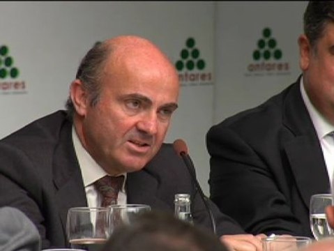 Guindos sobre la situación del PSOE: Me ocupo más del Atlético de Madrid, me interesa más