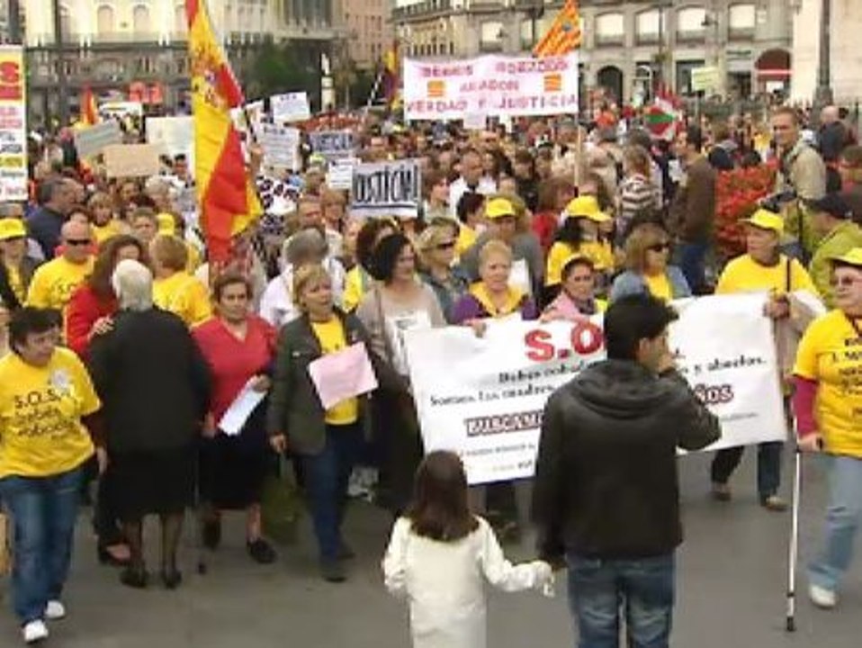 Afectados por los casos de bebés robados en España exigen "investigación y justicia"