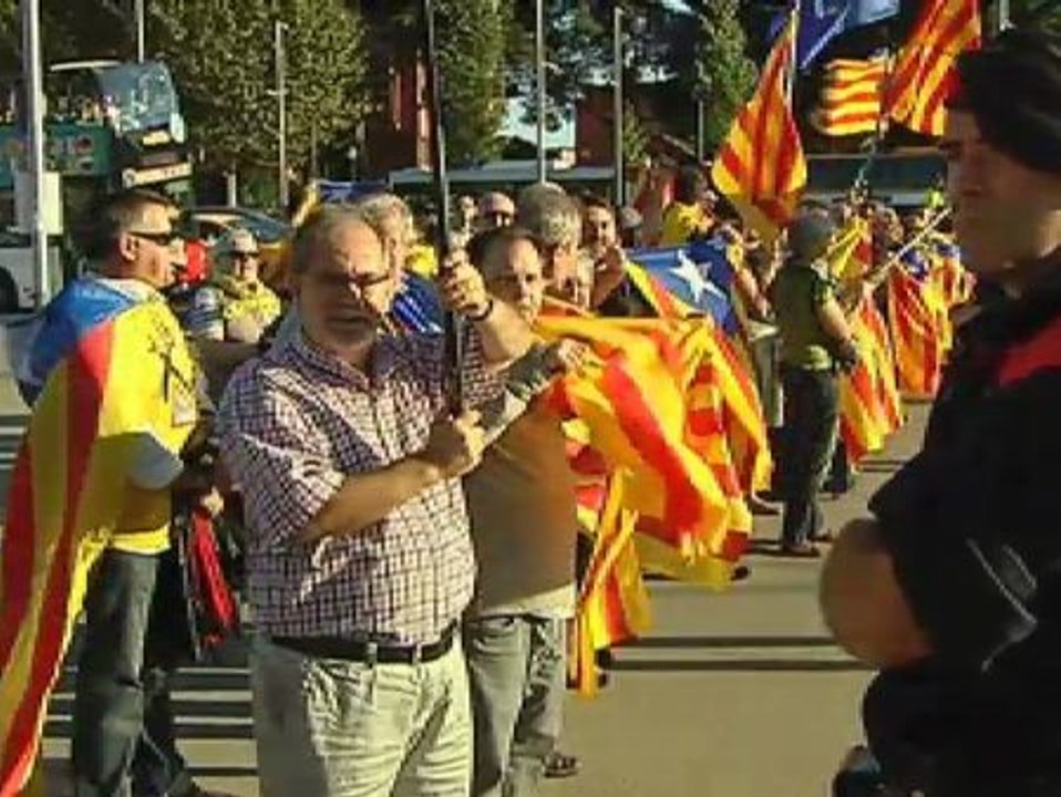 Una cadena independentista trata de rodear el Palacio de Pedralbes