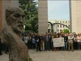 Miles de investigadores protestan contra los recortes