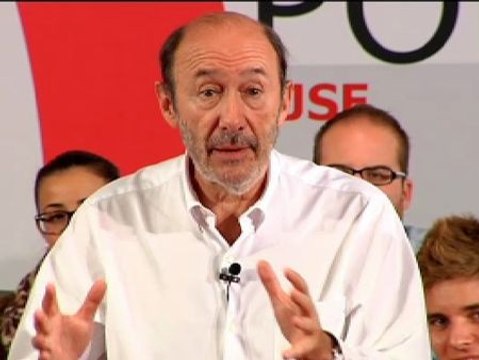 Rubalcaba acusa a Sáenz de Santamaría de mentir