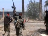 Rebeldes sirios derriban un tanque del ejército