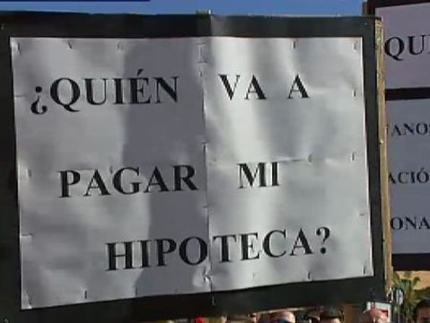 Alumnos y trabajadores de las escuelas andaluzas públicas de FP protestan ante la Junta