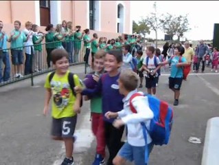 Tải video: Comienza el curso en Baleares después de tres semanas de la huelga de los profesores contra el trilingüismo