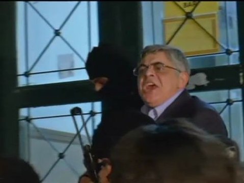 Un juez dicta prisión para el líder de Amanecer dorado, Nikolaos Michaloliakos