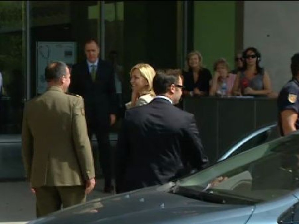 La Infanta Cristina visita a su padre en la Quirón