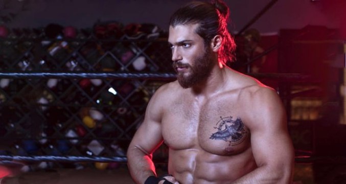 Rol Arkadaşına Hakaret Eden Can Yaman, Aldığı Para Cezasını Reddetti