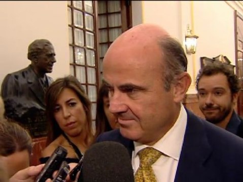 De Guindos sobre la propuesta de cambio de horario: No lo vamos a dejar en el cajón