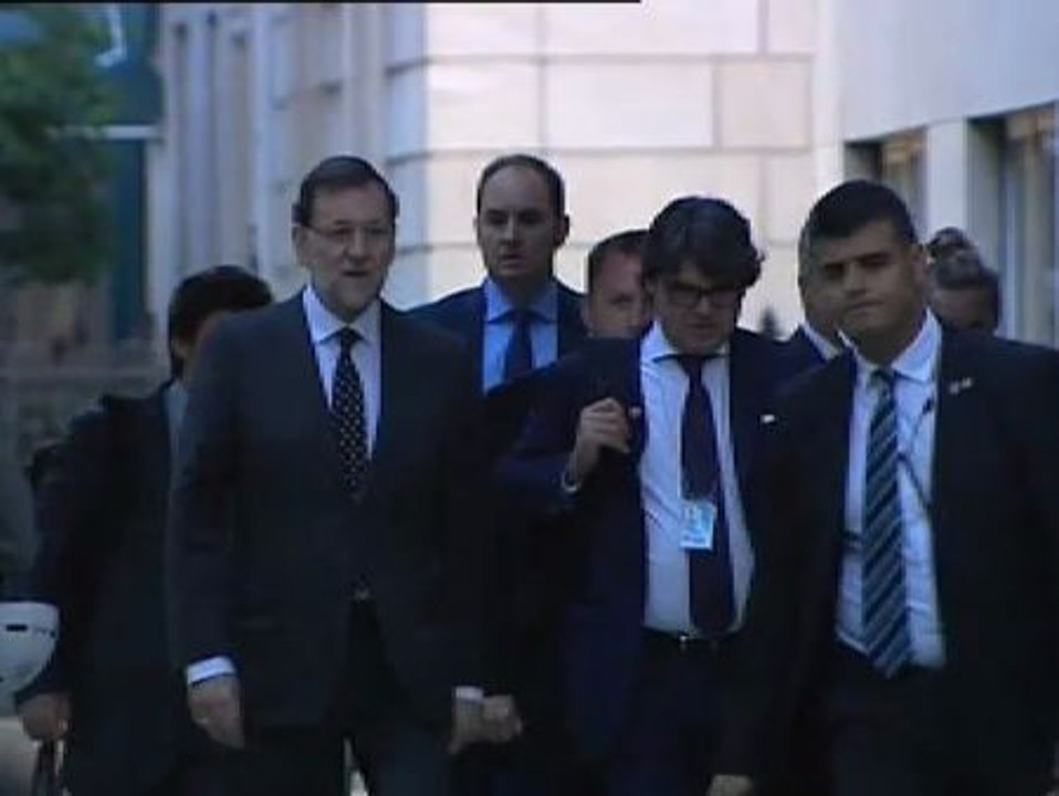 Rajoy: "Todavía tendremos que trabajar mucho pero ya hay luz al final del túnel"