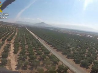 Por tierra y por aire es perseguido un fugitivo tras conducir un coche robado