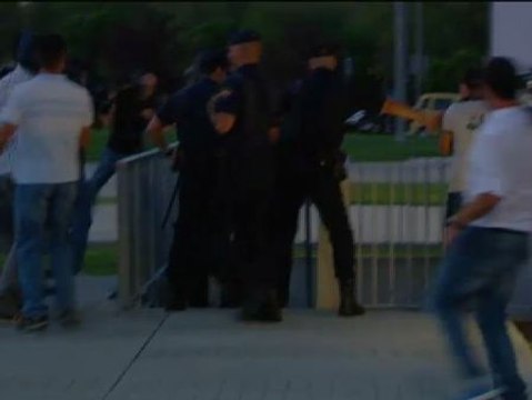 Detenido un hombre por desnudarse ante el hospital donde operan al rey