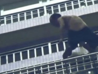 Milagroso rescate de un hombre que intenta suicidarse en China