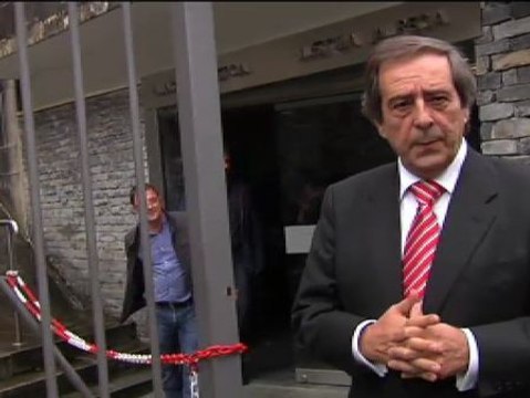 El alcalde de Gernika ha declarado hoy como imputado por la concesión de un galardón a Otegui