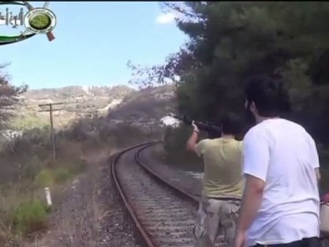 Rebeldes sirios matan a un paracaidista en el aire